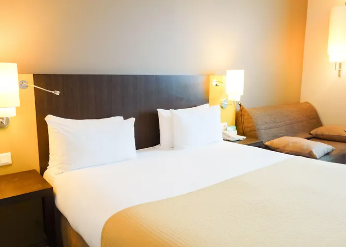 Aiden By Western Paris Cdg 4*