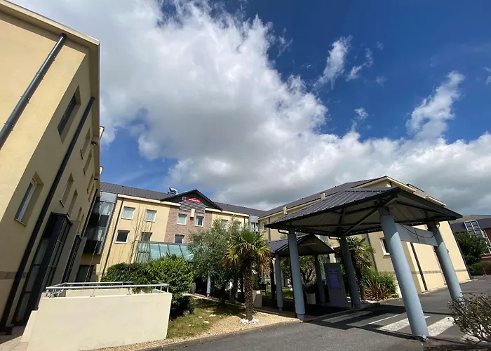 Aiden By Western Paris Cdg 4*